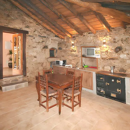 Ferienhaus Welcoming House In Paradela With Bbq Included *