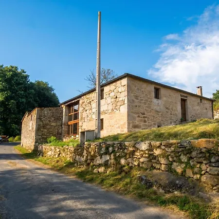 Welcoming House In Paradela With Bbq Included Casa vacanze